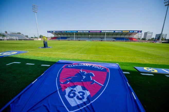 3000 places tribune couverte Stade gabriel Montpied Clermont Ferrand