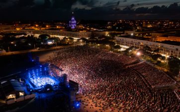 Le violon sur le Sable Tribune modulaire évènementielle