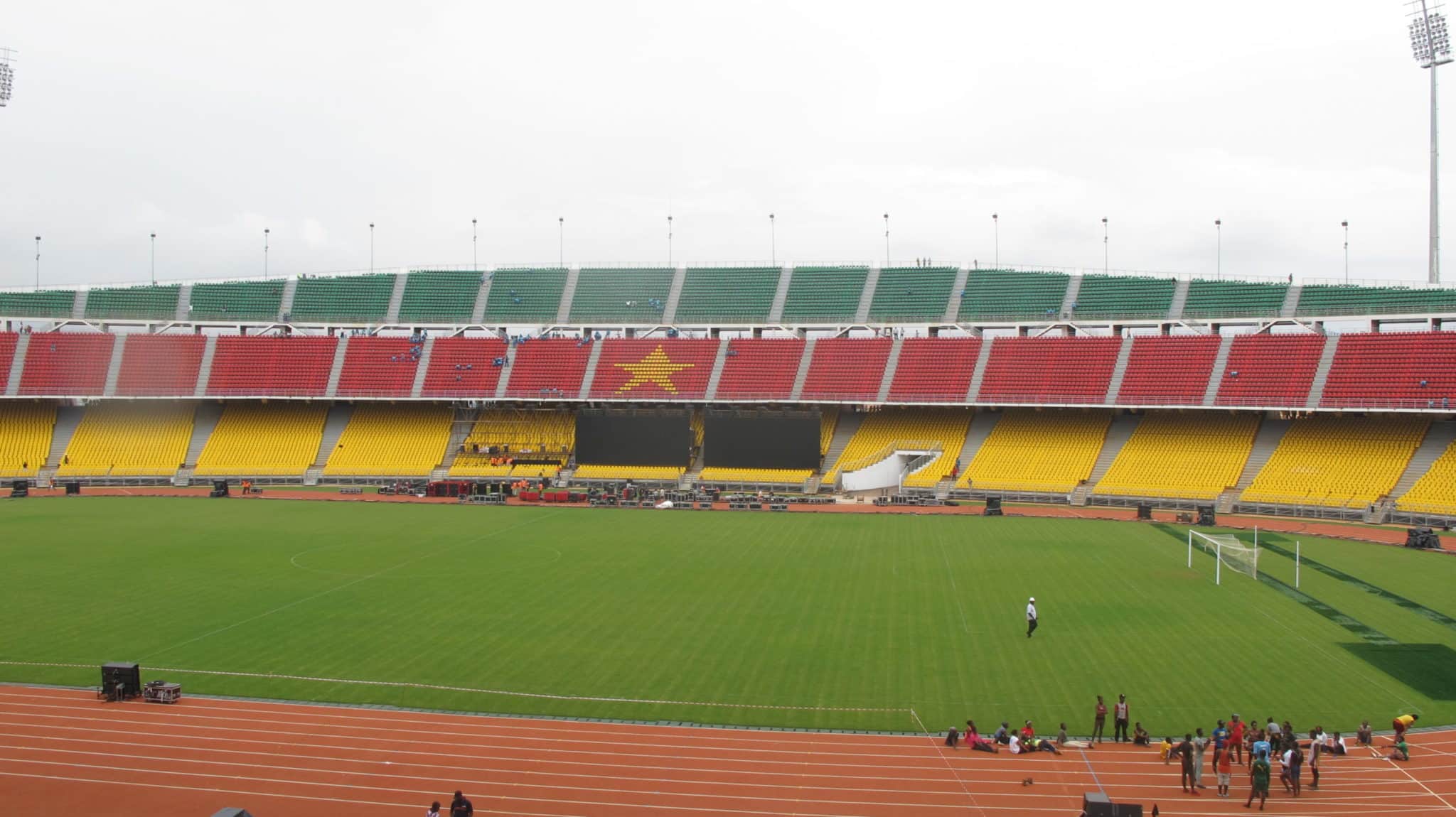 stade Yaounde Cameroun 40000 places