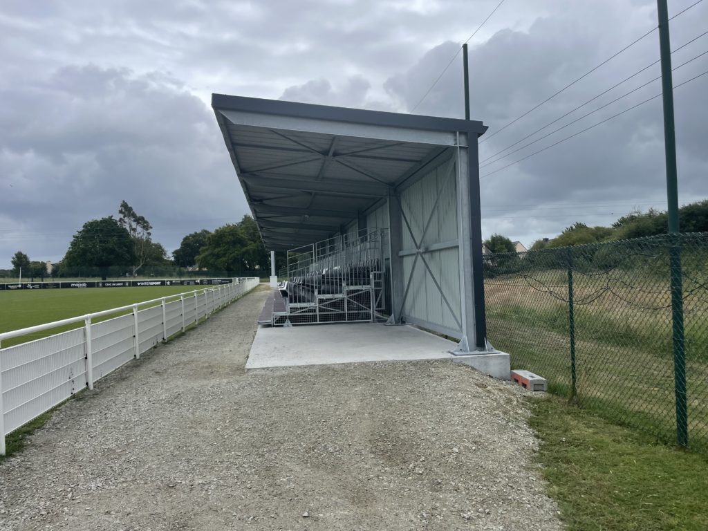 Vente de tribune modulaire pour complexe sportif du Perenno (Vannes)