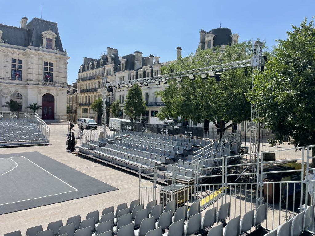 location de tribune modulaire pour festival de basket 3x3 à Poitiers