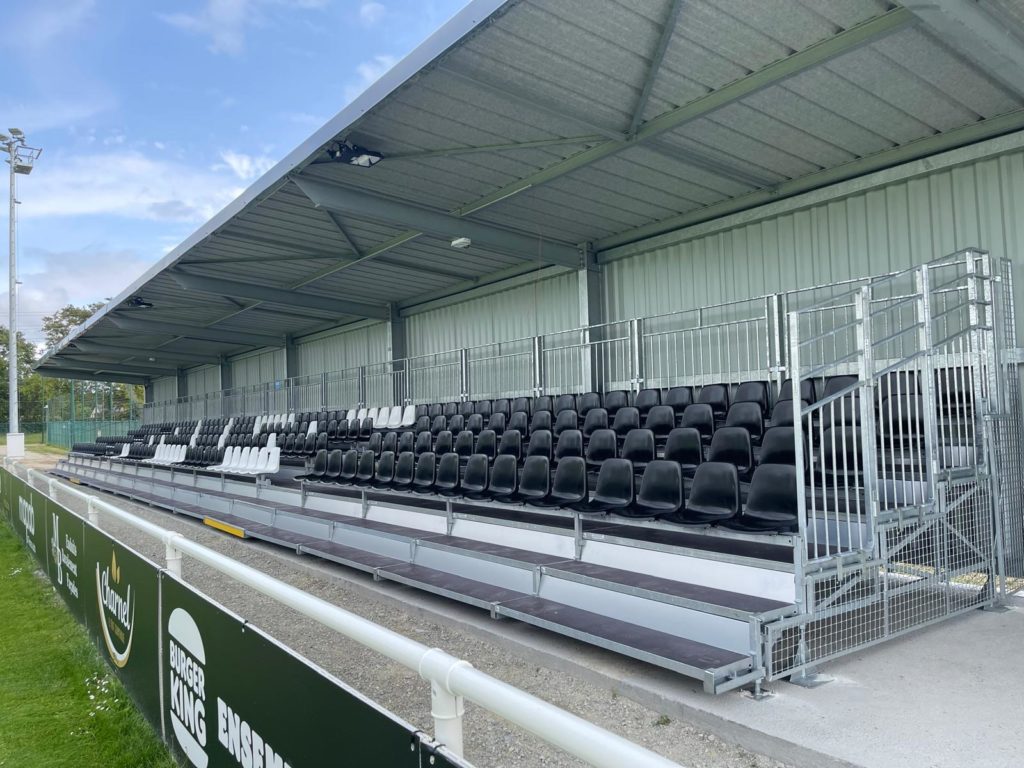 ventre de tribune modulaire à Vannes / Complexe sportif du Perenno /2025